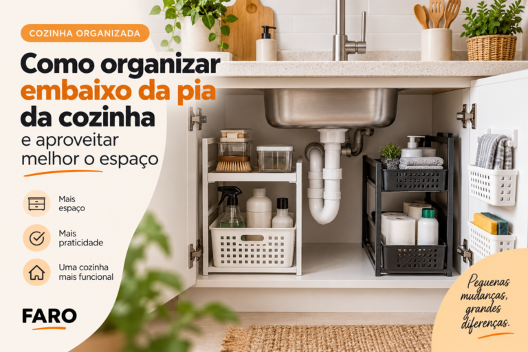 Armário embaixo da pia da cozinha organizado com cestos e prateleiras